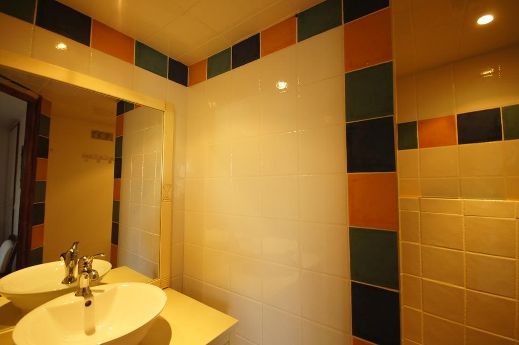 Chambres D'Hotes Domaine De La Rose Des Vents Castelnau-sur-l'Auvignon Ngoại thất bức ảnh